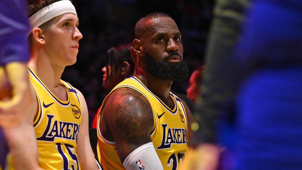 LeBron James sidesteps question about Lakers playing without a center, getting exposed by Timberwolves - CBSSports.com
