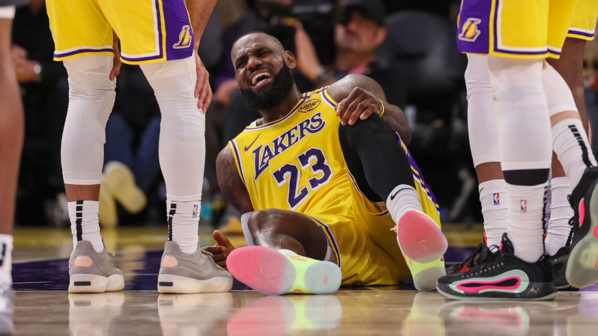https://sportshub.cbsistatic.com/i/r/2025/05/02/8cf46436-8351-478d-ba15-3c3c23e78f72/thumbnail/1200x675/21cb4c1b960f506aad17c161796afe21/lebron-knee-injury-getty.png