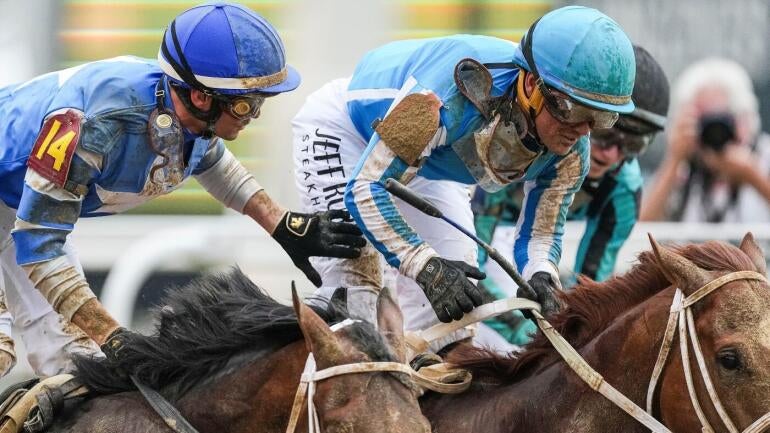horse-racing-4-usatsi.jpg