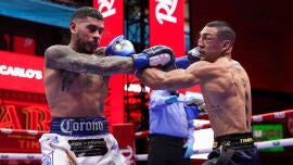 Teofimo Lopez shines in battering Arnold Barboza to retain title, calls for fight with Jarron 'Boots' Ennis