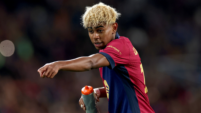 Lamine Yamal in azione per il Barcellona
