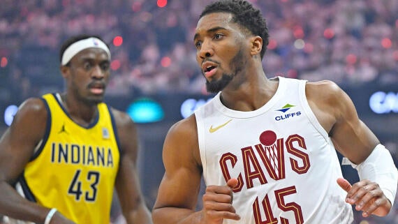 imagn-pascal-siakam-donovan-mitchell.jpg