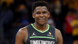 Anthony Edwards rescues Minnesota with clutch second half to escape with Game 3 win over shorthanded Warriors