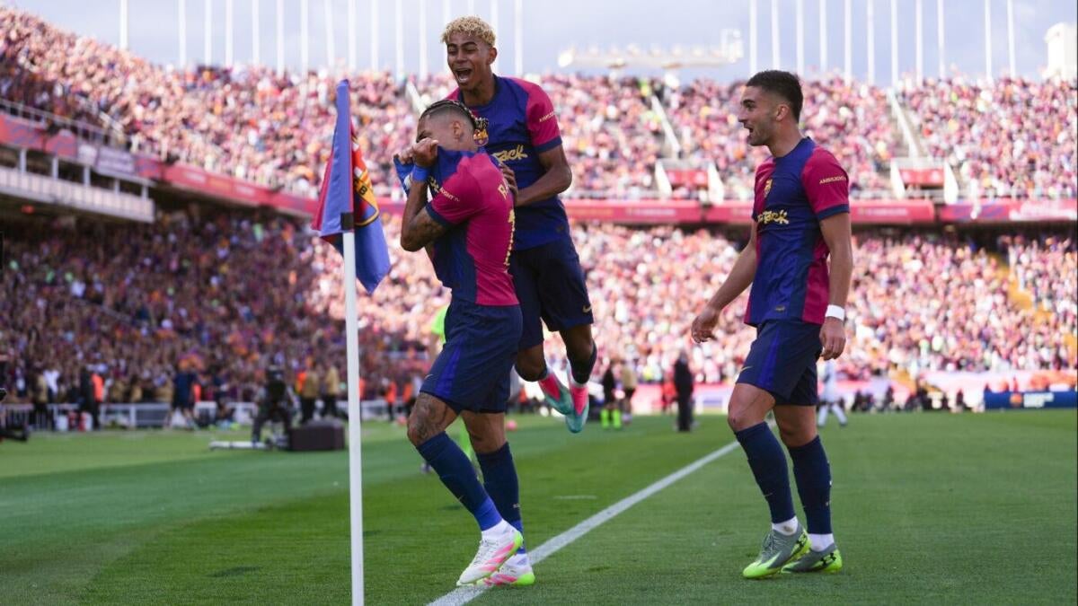 El Clasico score: Barcelona beat Real Madrid in seven-goal thriller to all but lock up La Liga title