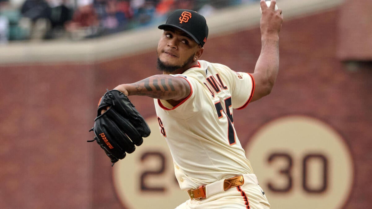 https://sportshub.cbsistatic.com/i/r/2025/05/12/2a2cc679-f23f-440f-8f2c-1faf57176918/thumbnail/1200x675/a77f56b088bb607ea145e4d5bf0db3dc/camilo-doval.jpg