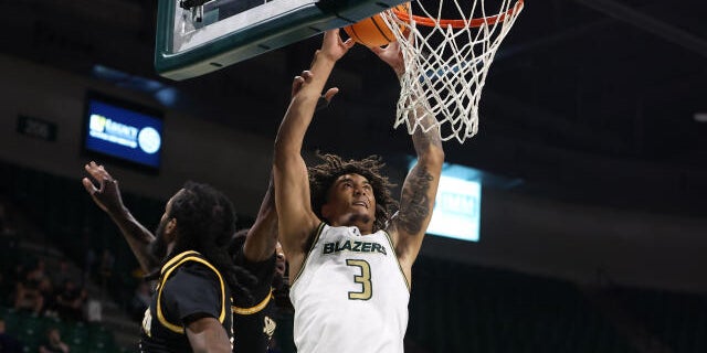 https://sportshub.cbsistatic.com/i/r/2025/05/15/3e341163-b966-4a4c-9771-86aa970b9623/thumbnail/640x360/18e7f1033c1006a305aa826119453e9e/gettyimages-2182856851.jpg?width=1200&height=600&crop=2:1&fit=cover