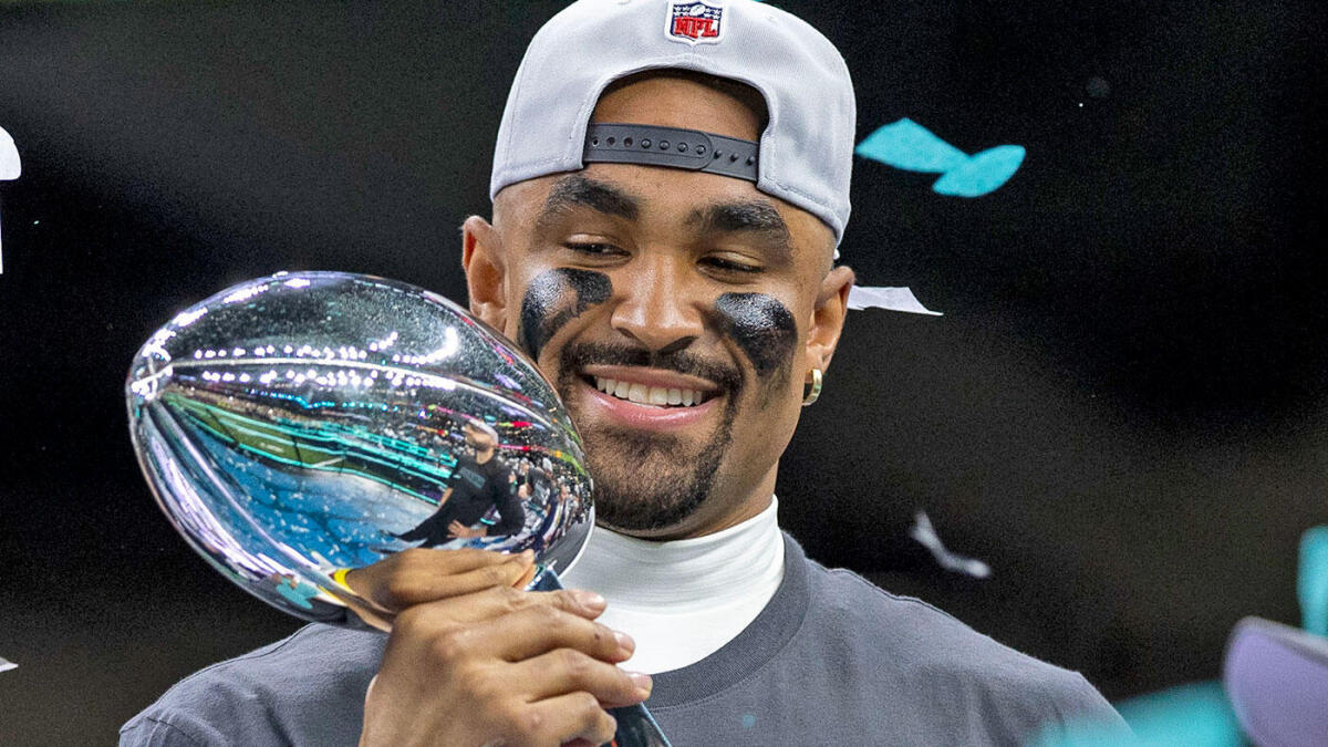 https://sportshub.cbsistatic.com/i/r/2025/05/15/74e4c7e7-2e7c-49ba-8c4d-59a1c44ac7bf/thumbnail/1200x675/0ca90d13e05bd6ba682599cb790692ad/getty-jalen-hurts-eagles-lombardi-trophy.jpg