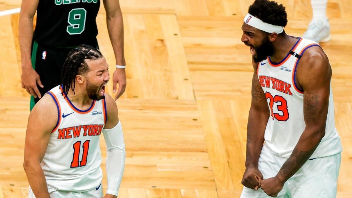 https://sportshub.cbsistatic.com/i/r/2025/05/16/68c03b47-4c01-4839-9c7e-65f2167797c8/thumbnail/1200x675/d66d94c0ad3406bbbe4904e8e9b9e1e1/jalen-brunson-mitchell-robinson-knicks-getty-images.jpg