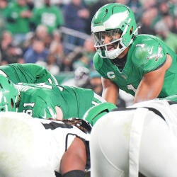 getty-eagles-tush-push.jpg