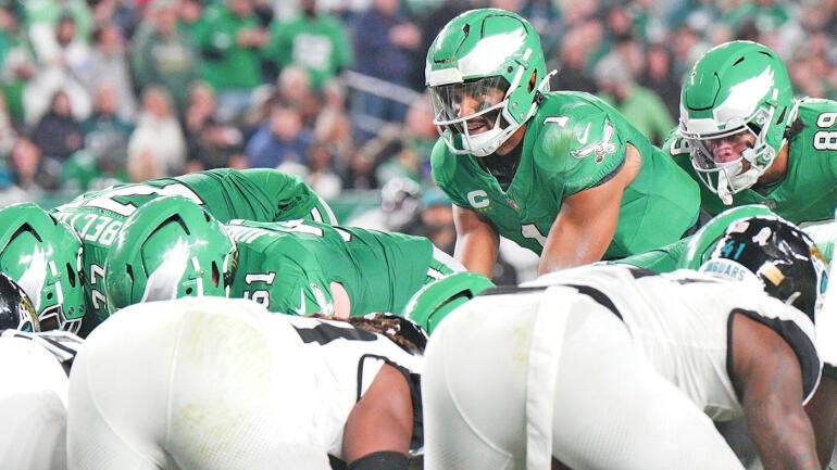 getty-eagles-tush-push.jpg