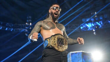 jey-uso-belt-glasses.jpg