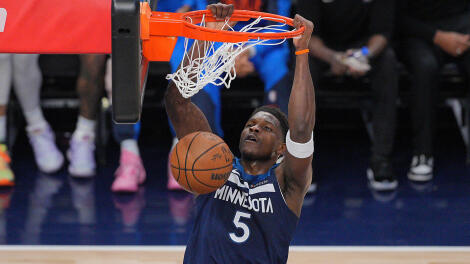 NBA: Playoffs-Oklahoma City Thunder at Minnesota Timberwolves