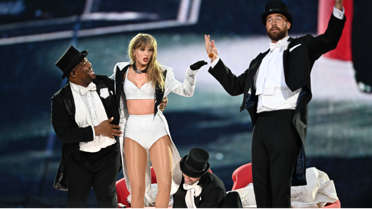 https://sportshub.cbsistatic.com/i/r/2025/05/30/65d2b7a6-4a00-4c66-aa8d-543418e07c45/thumbnail/1200x675/5d3f9397b5c3ff79fd8c4fb89a7aecac/swift-kelce.png