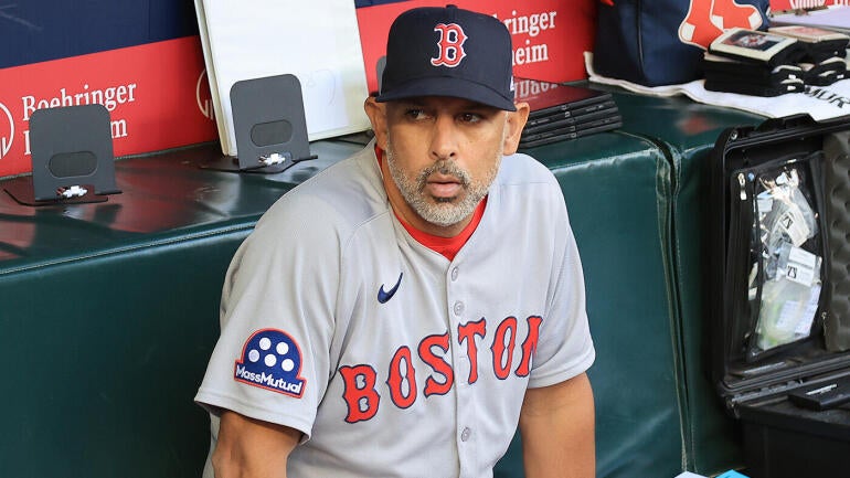 Alex-Cora-Red-Sox-G.jpg