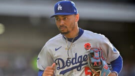 Mookie Betts injury: Dodgers star to miss series vs. Yankees after fracturing toe walking to bathroom in dark