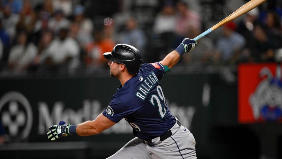 https://sportshub.cbsistatic.com/i/r/2025/05/31/d21808e4-3184-4b56-92c2-6e3f5c28fa53/thumbnail/1200x675/96b40907fede4a47921186e5c410548a/cal-raleigh-cbs.jpg