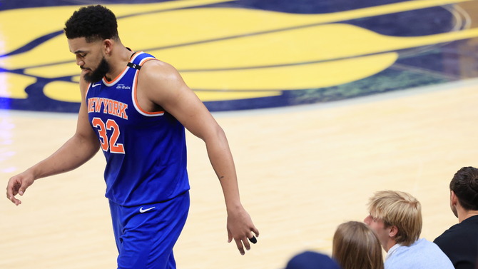 New York Knicks player looking dejected