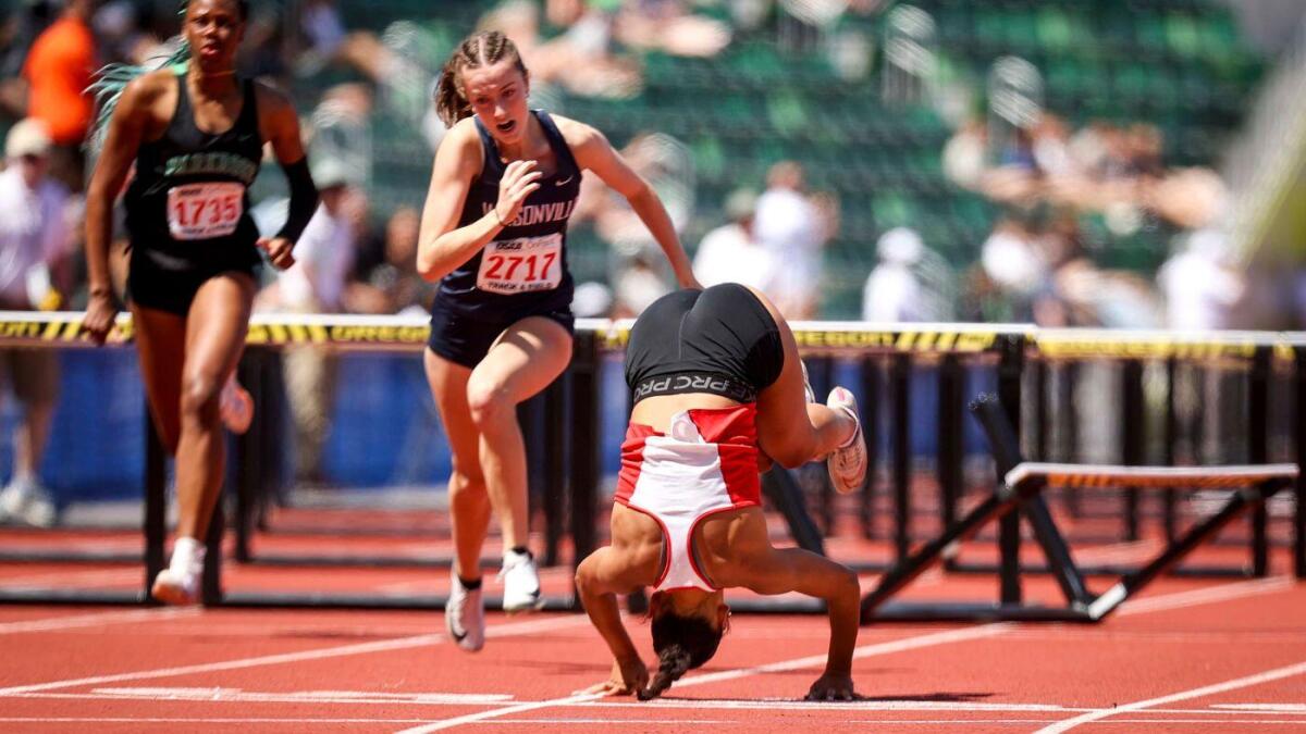 WATCH: Oregon high school hurdler somersaults across finish line to win ...