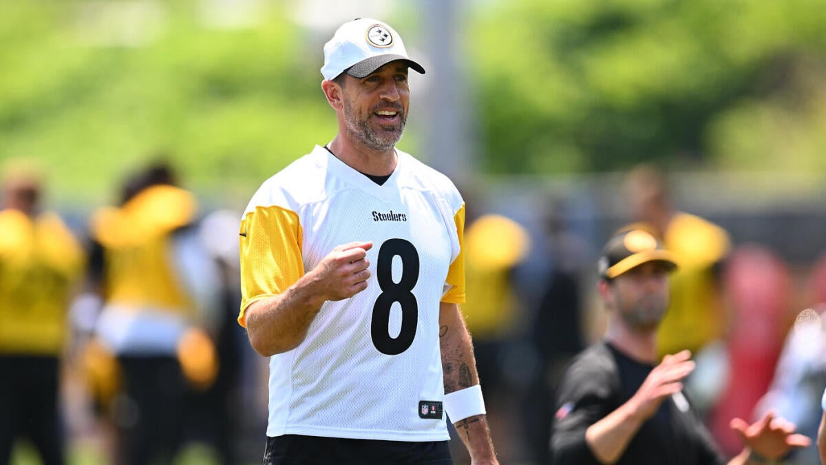 With Aaron Rodgers, how will Steelers' offense change? OC Arthur Smith says team's attack is less 'obvious' With Aaron Rodgers, how will Steelers' offense change? OC Arthur Smith says team's attack is less 'obvious'