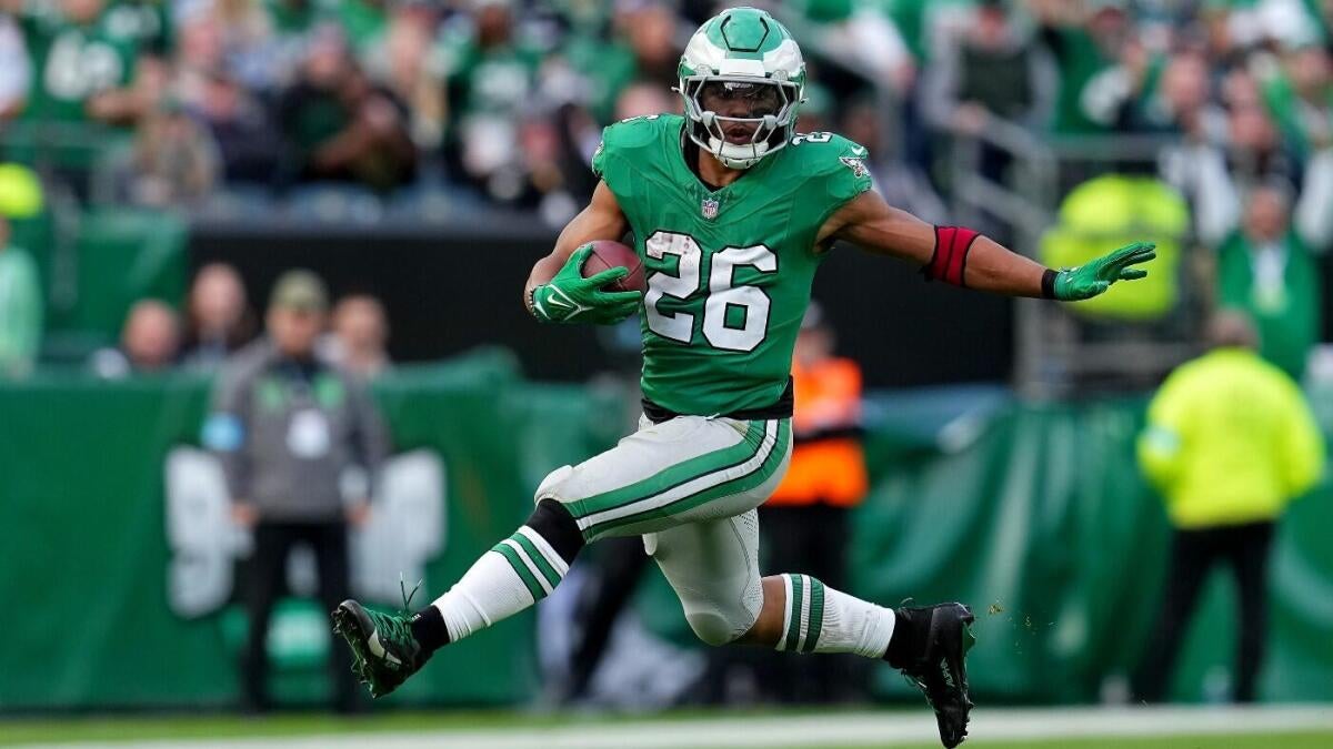 https://sportshub.cbsistatic.com/i/r/2025/06/11/c1834f7d-0bd9-48ca-8d1f-38c2df53bcdc/thumbnail/1200x675/b5abd56d75f9bba532ef5c4f18c3e8a2/saquon-barkley.jpg