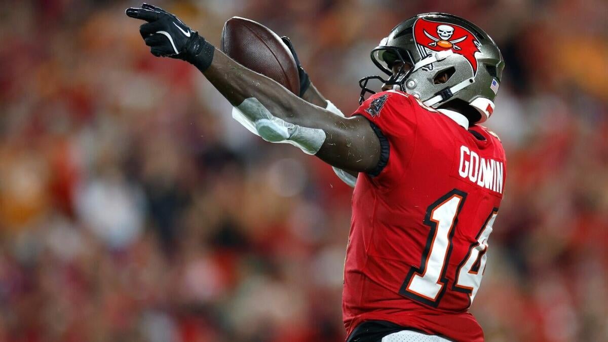 https://sportshub.cbsistatic.com/i/r/2025/06/12/97f93a59-68ca-4d98-b452-da915aad2f21/thumbnail/1200x675/edfc9eaf66965ef690323b444bb3393c/chris-godwin.jpg