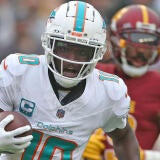 getty-tyreek-hill-dolphins-commanders.jpg
