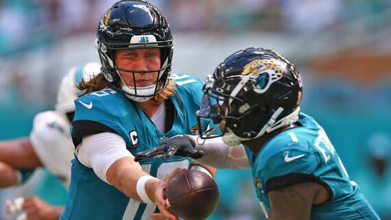 getty-trevor-lawrence-travis-etienne-jaguars.jpg