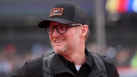 डेल अर्नहार्ड जूनियर ने पहली बार पोकोनो में NASCAR XFINITY सीरीज़ रेस में क्रू चीफ के रूप में सेवा की।