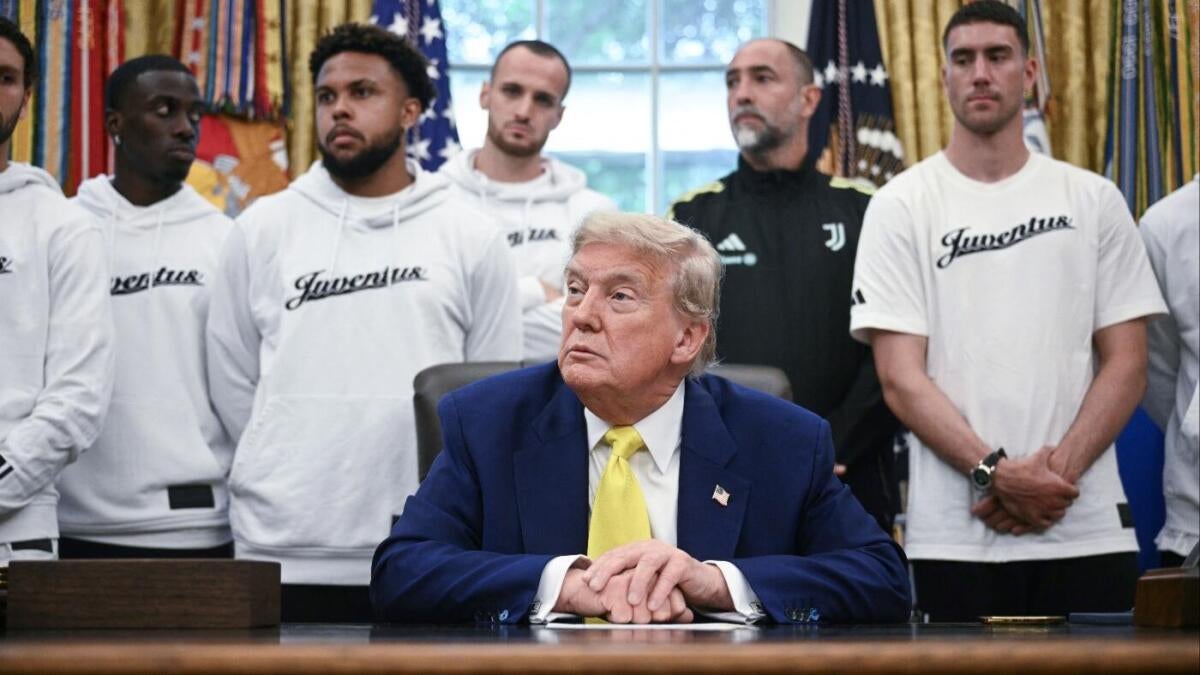 https://sportshub.cbsistatic.com/i/r/2025/06/18/f5b0a640-78c3-437f-9d85-69c5e638f9ab/thumbnail/1200x675/54efe97388f01a4b11d77c48bed36f13/dt.jpg