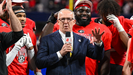 SEC'in 8 maçlık programı sürdürme yönünde ivme kazanmasıyla College Football Playoff formatı görüşmeleri yeniden masaya yatırıldı