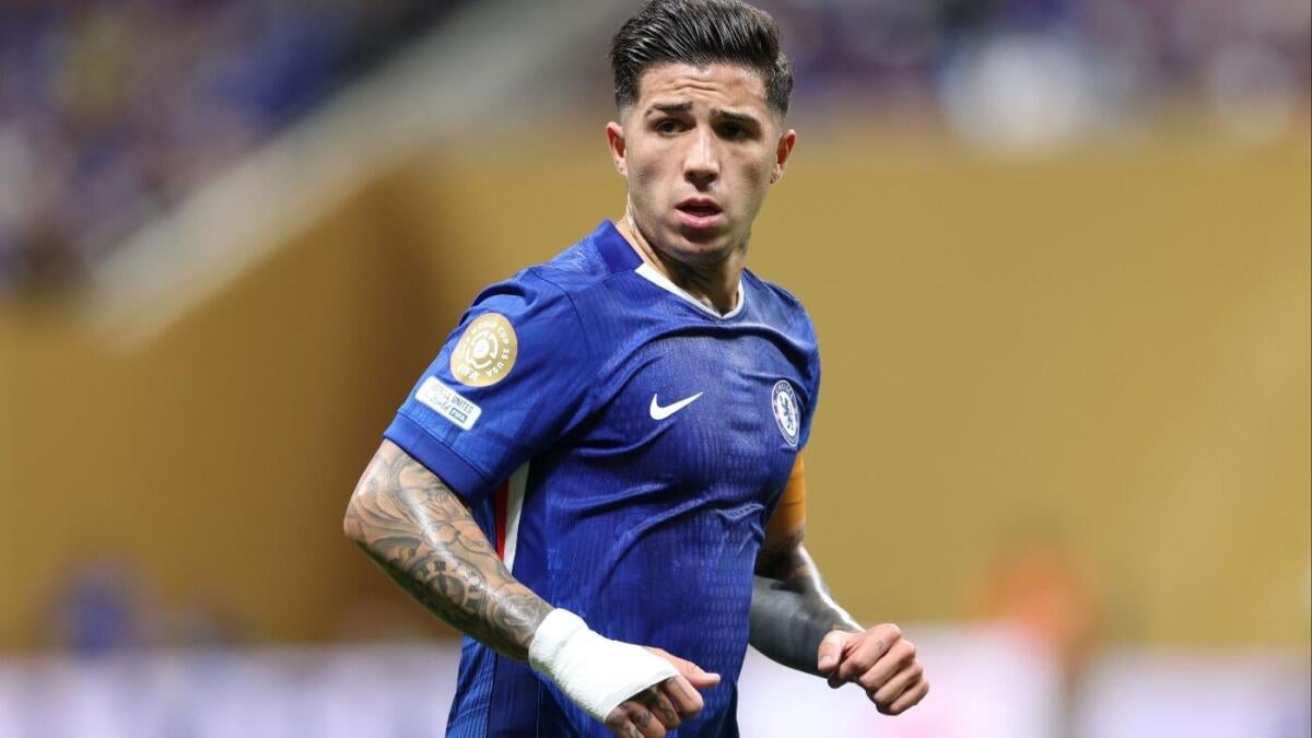 https://sportshub.cbsistatic.com/i/r/2025/06/19/3ed94696-1047-418b-9243-bcdd17042bc0/thumbnail/1200x675/8049b62c7610c49d06cb131020dbf51b/cfc-3.jpg