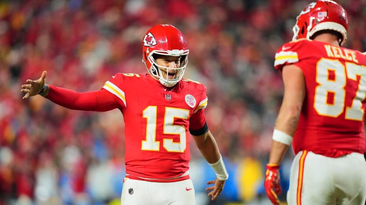 Patrick Mahomes says he didn't talk to Travis Kelce about retirement decision prior to upcoming season - CBSSports.com
