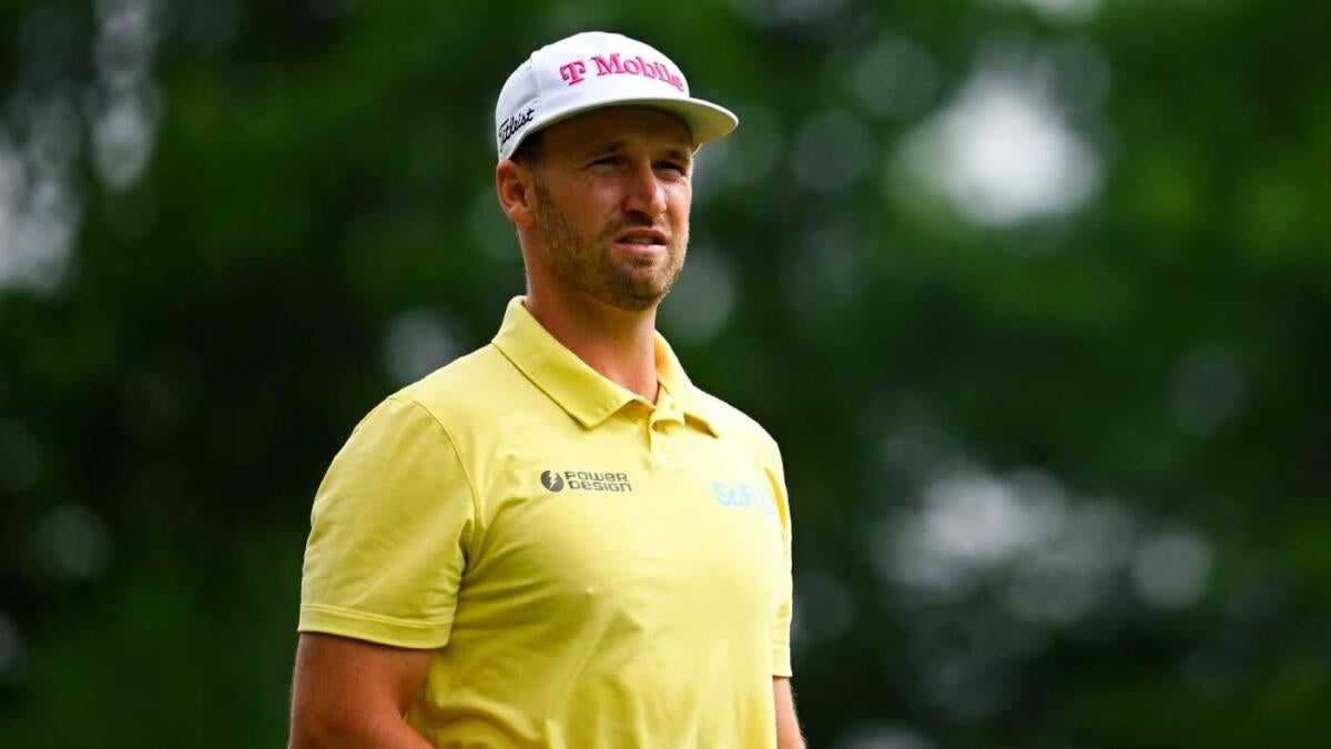 https://sportshub.cbsistatic.com/i/r/2025/06/19/865bb1be-f903-4edf-839d-37814e1d2efa/thumbnail/1200x675/cf9686278a6375545bd62a25da7668fd/wyndham-clark-travelers-2025-g.jpg