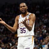 Phoenix Suns v Minnesota Timberwolves