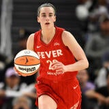 caitlin-clark-ball.jpg