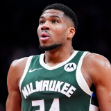 giannis-looks-getty.png