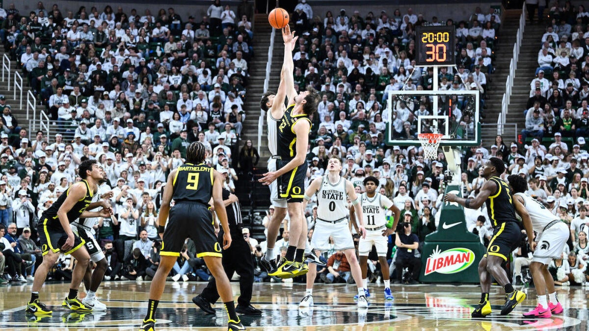 NCAA votes to increase college basketball schedules to 32-game season beginning in 2026-27