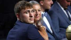 Razão tocando pela qual Cooper Flagg escolheu o número da camisa Mavericks depois de ser o número 1 no geral em 2025 NBA Draft