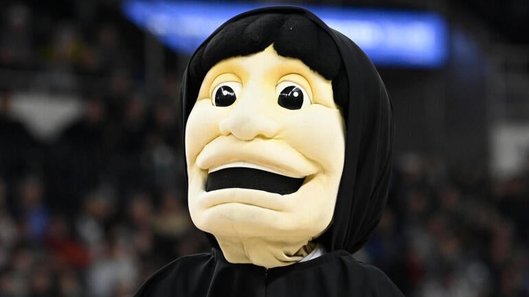 providence-friar-mascot-imagn.jpg