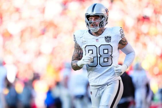 Las Vegas Raiders v Kansas City Chiefs
