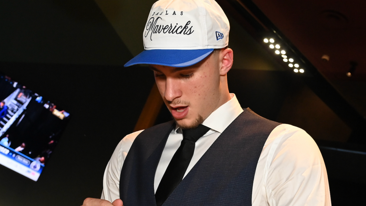 Cooper Flagg signs with Mavericks: What NBA Draft's No. 1 pick is projected to make as summer league begins - CBSSports.com