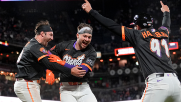 giants-celebrate-getty.png