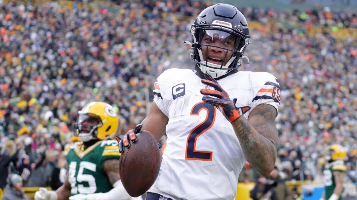 https://sportshub.cbsistatic.com/i/r/2025/07/12/45f5315a-beb9-419d-bc0d-6bfd3f72f8ba/thumbnail/1200x675/defbe15c3ca9b7e32ab02ccc01a0817e/d-j-moore-bears-imagn-images.jpg