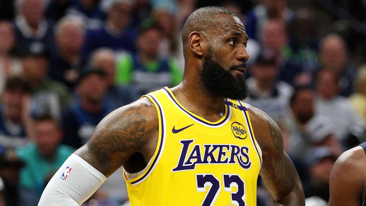 LeBron James opts not to clear air amid Lakers rumors, declines interview during summer league game - CBSSports.com