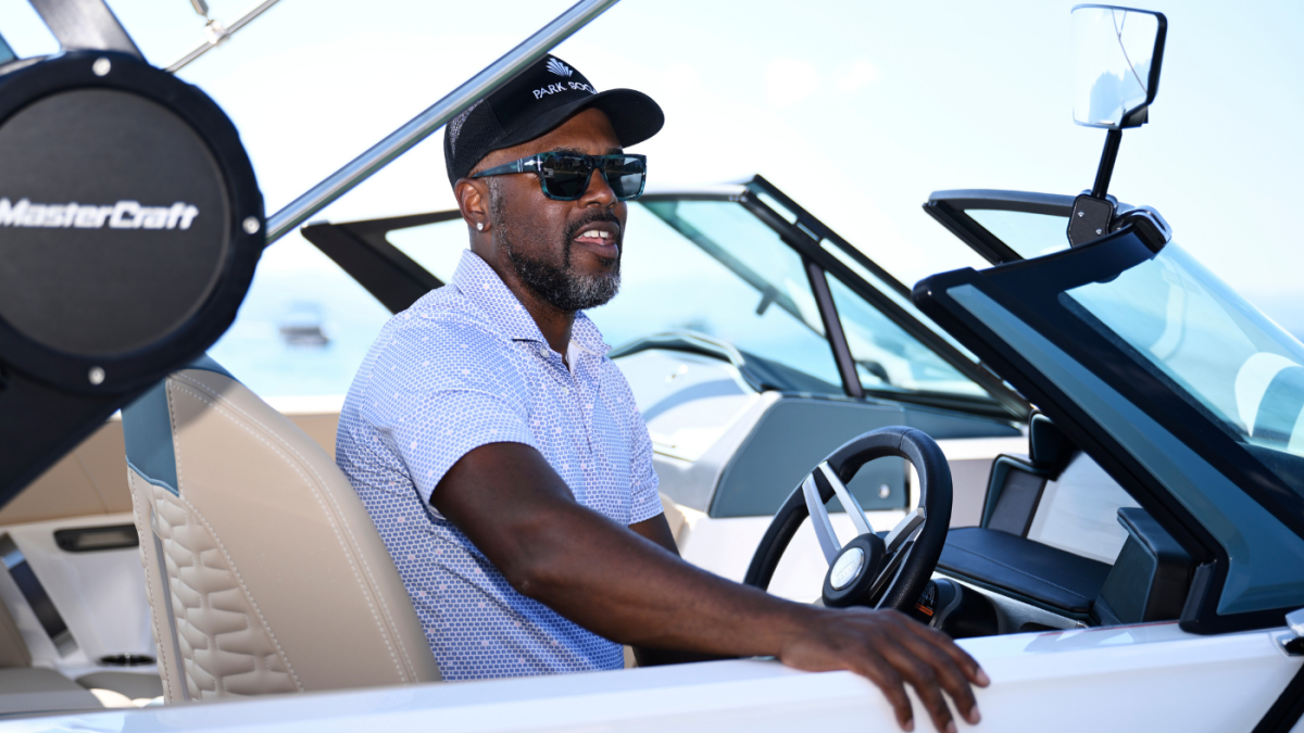 Phillies legend Jimmy Rollins hits hole-in-one, wins boat at American Century Championship - CBSSports.com