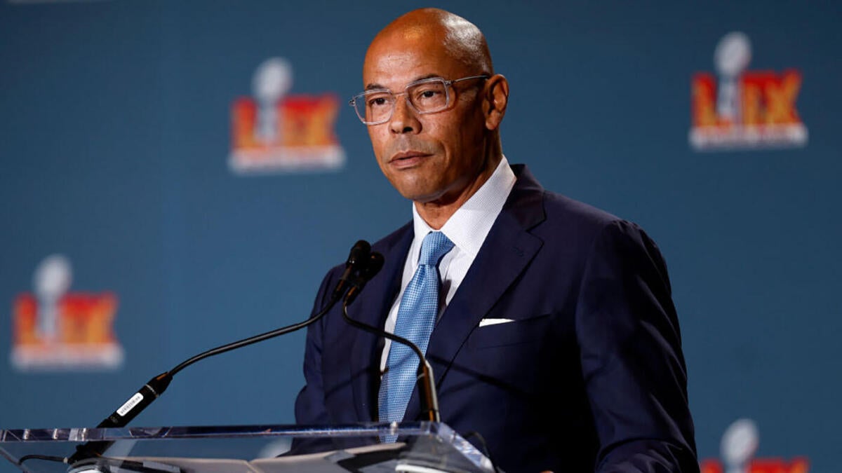 NFL backs NFLPA executive director Lloyd Howell after potential conflict of interest arises NFL backs NFLPA executive director Lloyd Howell after potential conflict of interest arises
