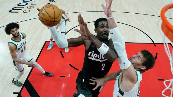 deandre-ayton-portland-trailblazers-usatsi.jpg