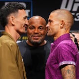topuria-oliveira-presser.jpg