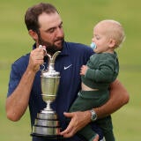 scottie-scheffler-claret-jug-baby-g.jpg