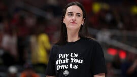 WNBA All-Star Juego 2025: Caitlin Clark, otras estrellas usan 'Pagarnos lo que nos debes' camisas en medio de negociaciones de CBA
